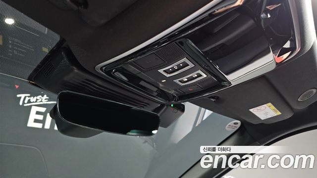 Land Rover Range Rover Velar 2024 — photo 14