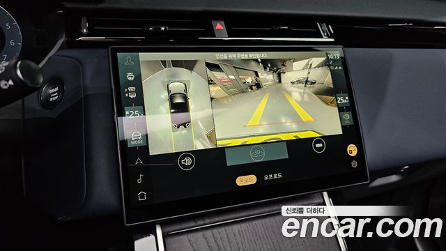 Land Rover Range Rover Velar 2024 — photo 17