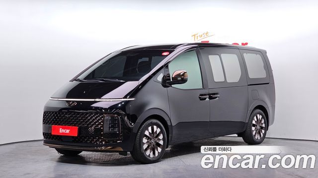 Hyundai Staria 2023 — photo 1