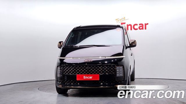 Hyundai Staria 2023 — photo 3