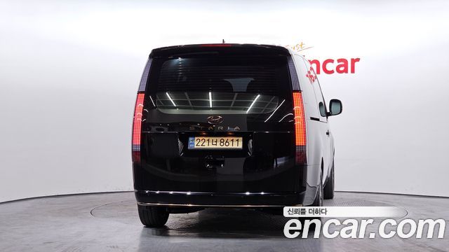 Hyundai Staria 2023 — photo 4