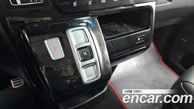 Hyundai Staria 2023 — photo 9