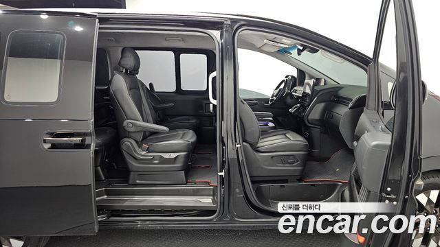 Hyundai Staria 2023 — photo 11
