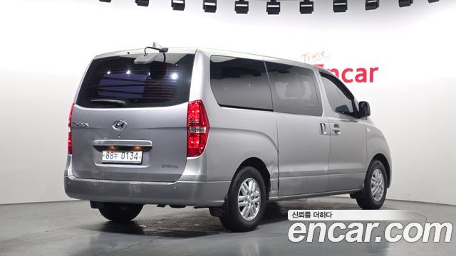 Hyundai Starex 2018 — photo 2