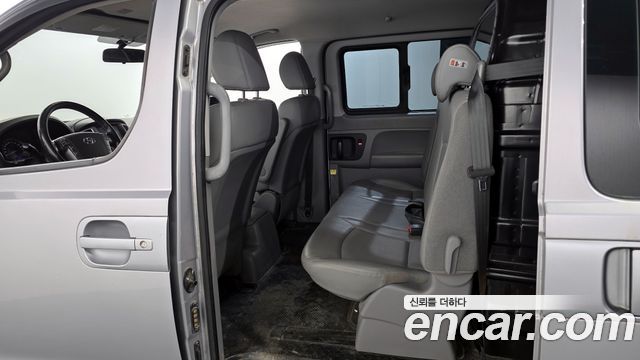 Hyundai Starex 2018 — photo 11