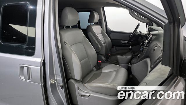 Hyundai Starex 2018 — photo 12