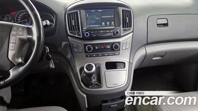 Hyundai Starex 2018 — photo 19