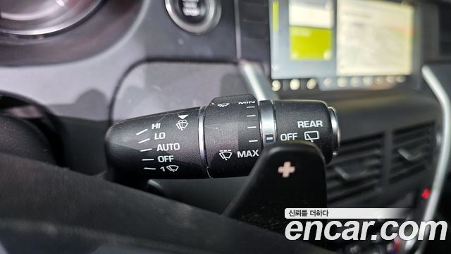 Land Rover Discovery Sport 2018 — photo 16