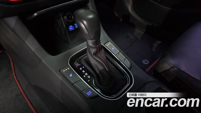 Hyundai i30 2017 — photo 9