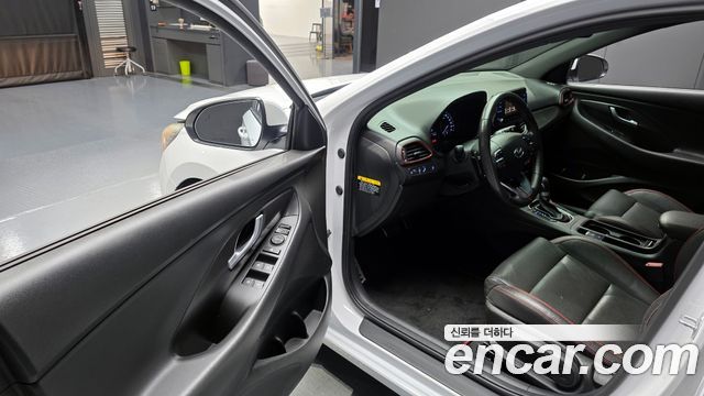 Hyundai i30 2017 — photo 11