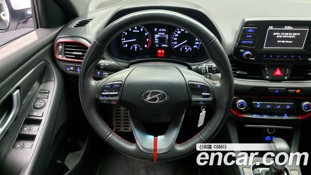 Hyundai i30 2017 — photo 13