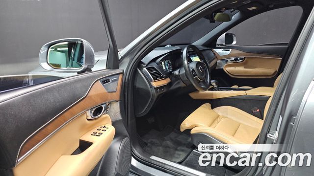 Volvo XC90 2017 — photo 10