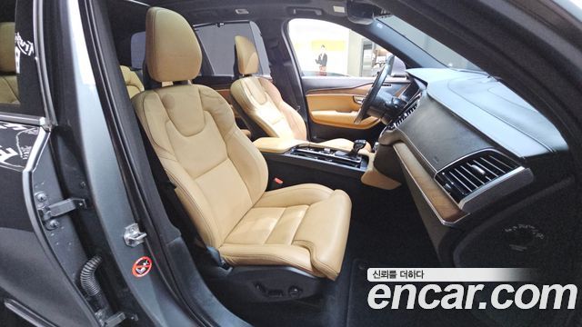 Volvo XC90 2017 — photo 11