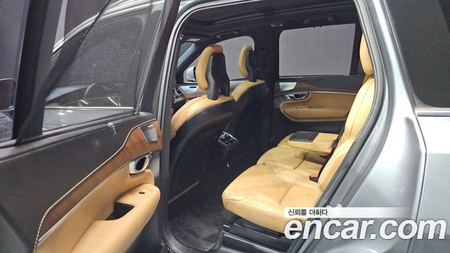 Volvo XC90 2017 — photo 12