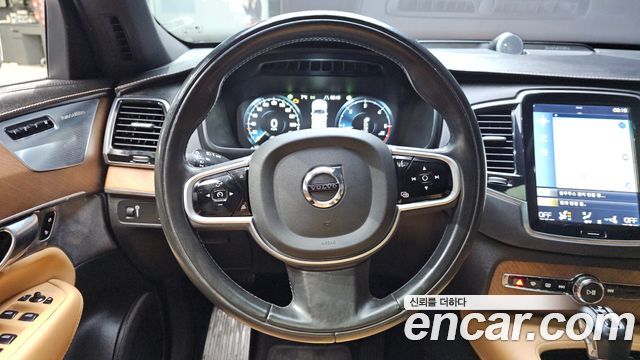 Volvo XC90 2017 — photo 14