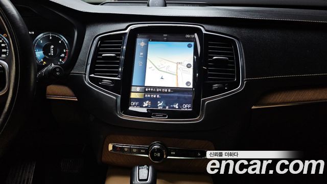 Volvo XC90 2017 — photo 15