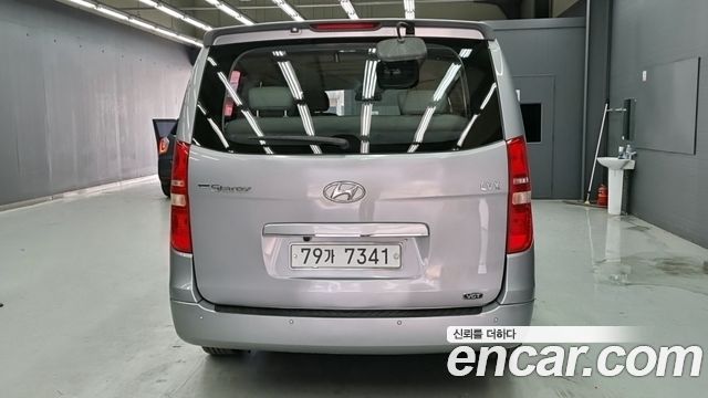 Hyundai Starex 2011 — photo 4