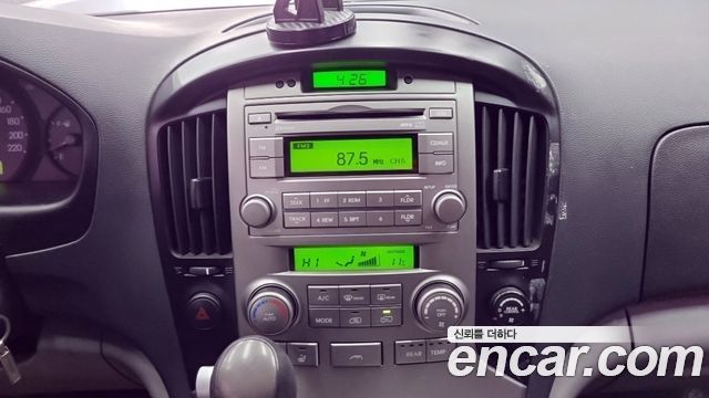 Hyundai Starex 2011 — photo 12