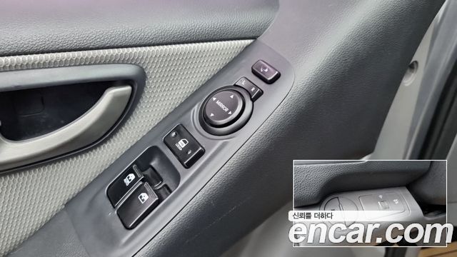 Hyundai Starex 2011 — photo 15