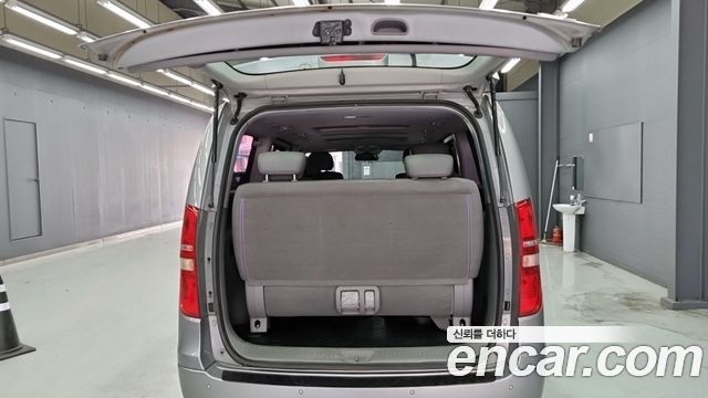 Hyundai Starex 2011 — photo 17