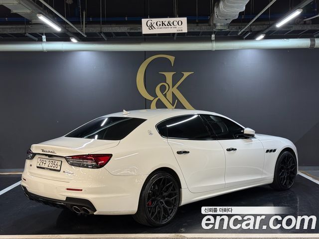 Maserati Quattroporte 2017 — photo 4