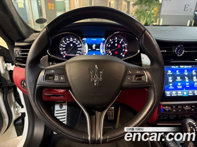 Maserati Quattroporte 2017 — photo 12