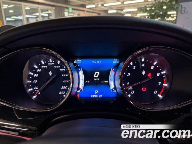 Maserati Quattroporte 2017 — photo 13
