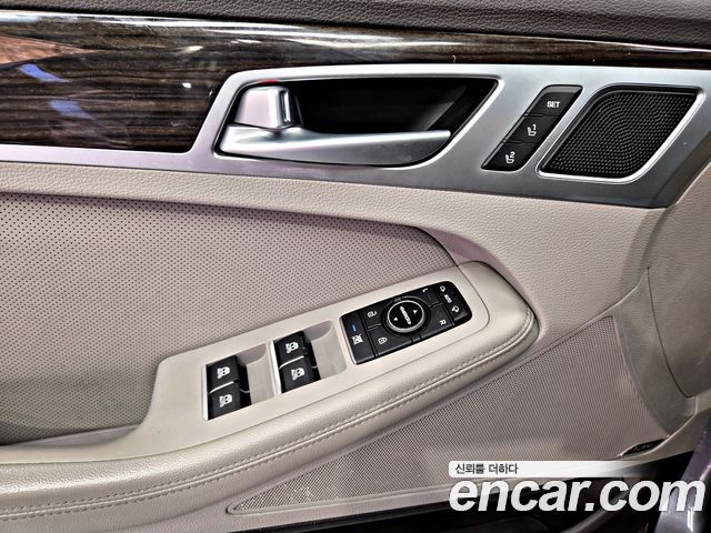 Hyundai Genesis 2016 — photo 13