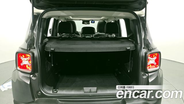 Jeep Renegade 2019 — photo 20