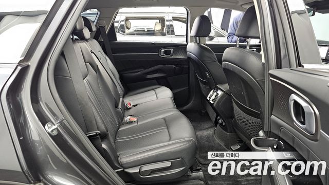 Kia Sorento 2022 — photo 12