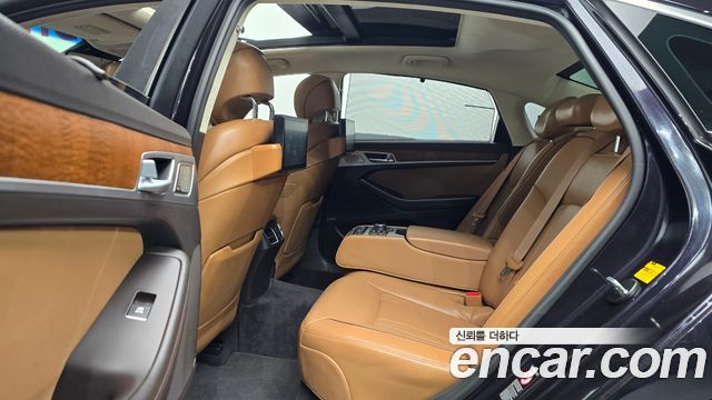 Genesis G80 2017 — photo 12