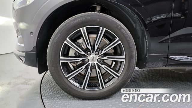 Volvo XC60 2019 — photo 5