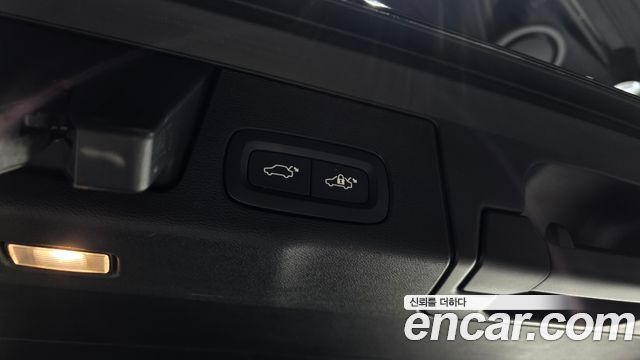 Volvo XC60 2019 — photo 20
