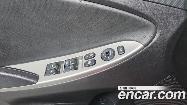 Hyundai Accent 2016 — photo 12