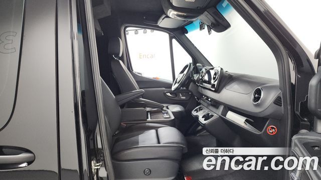Mercedes-Benz Sprinter 2021 — photo 11