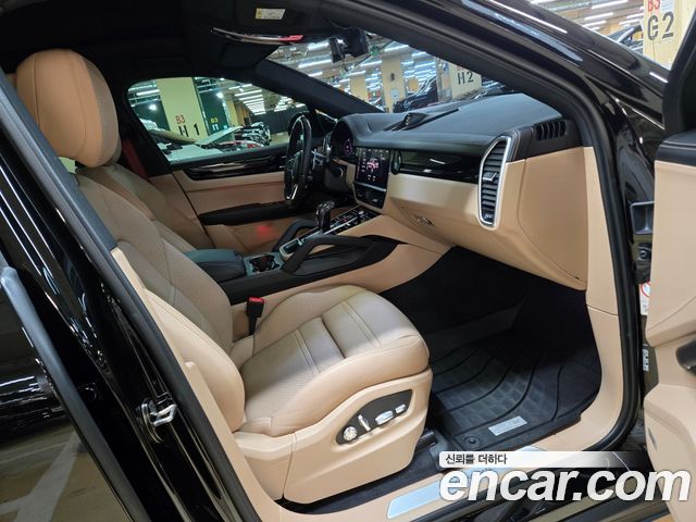 Porsche Cayenne 2021 — photo 6