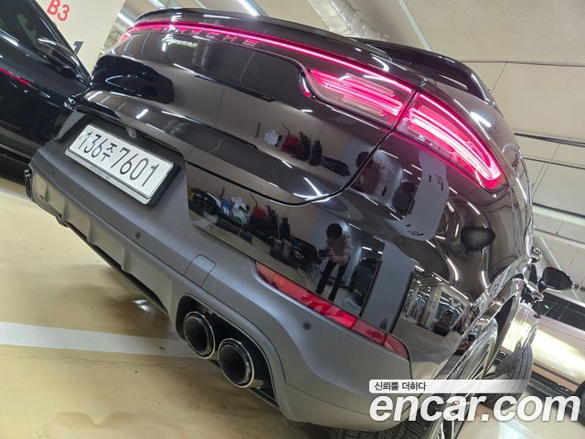 Porsche Cayenne 2021 — photo 8