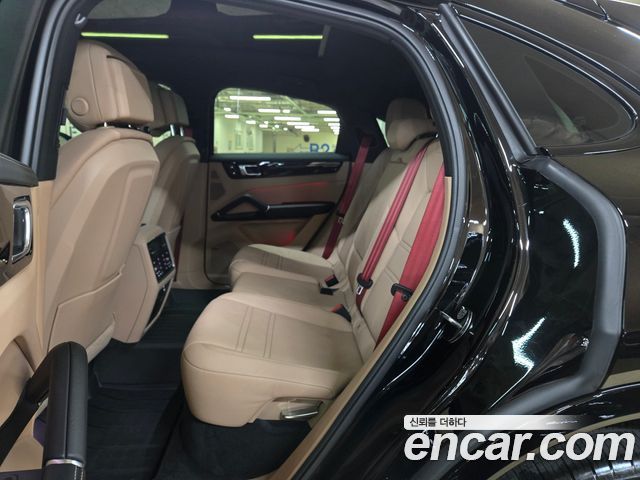 Porsche Cayenne 2021 — photo 12