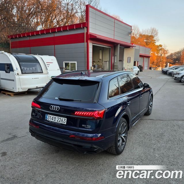 Audi Q7 2023 — photo 5