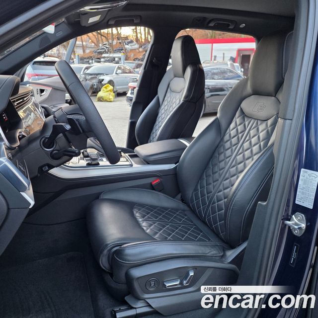 Audi Q7 2023 — photo 8