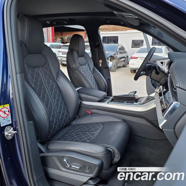 Audi Q7 2023 — photo 9