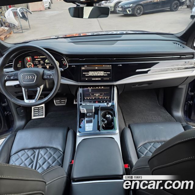 Audi Q7 2023 — photo 11