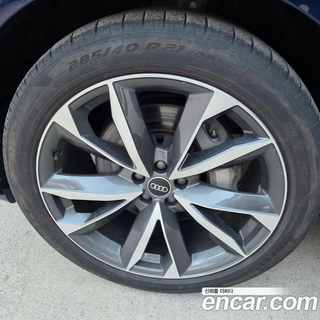 Audi Q7 2023 — photo 16