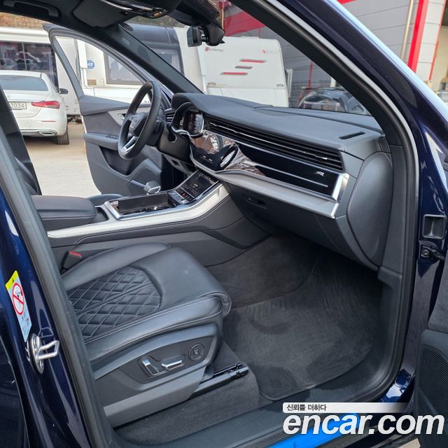 Audi Q7 2023 — photo 18