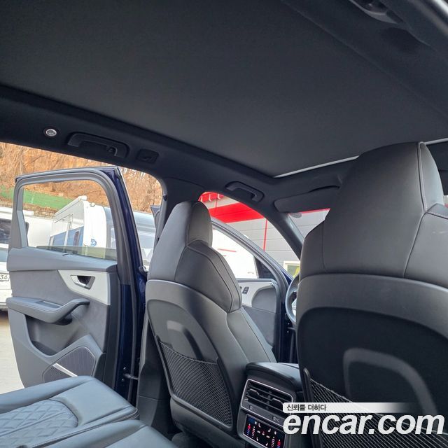 Audi Q7 2023 — photo 19