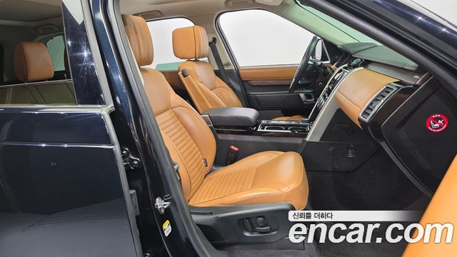 Land Rover Discovery 2018 — photo 11