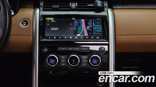 Land Rover Discovery 2018 — photo 14