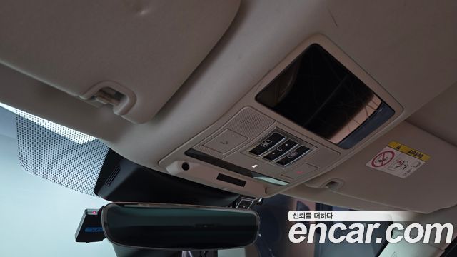 Land Rover Discovery 2018 — photo 19
