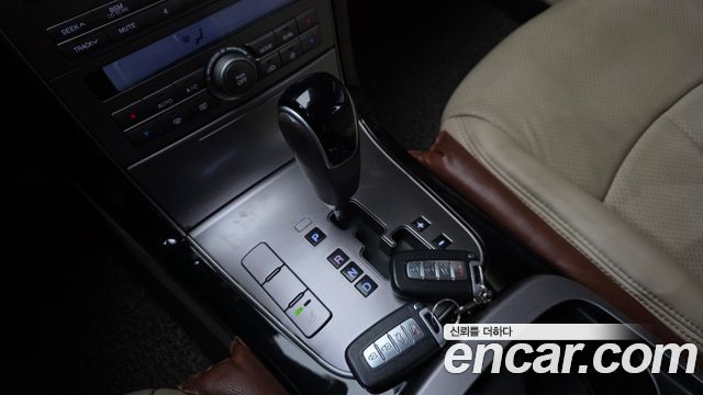 Kia OPIRUS 2010 — photo 9