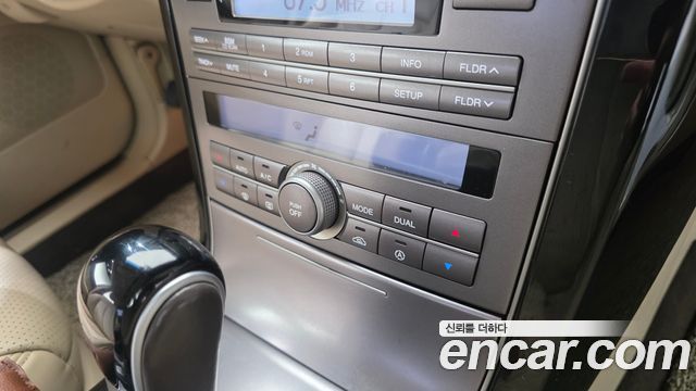 Kia OPIRUS 2010 — photo 18
